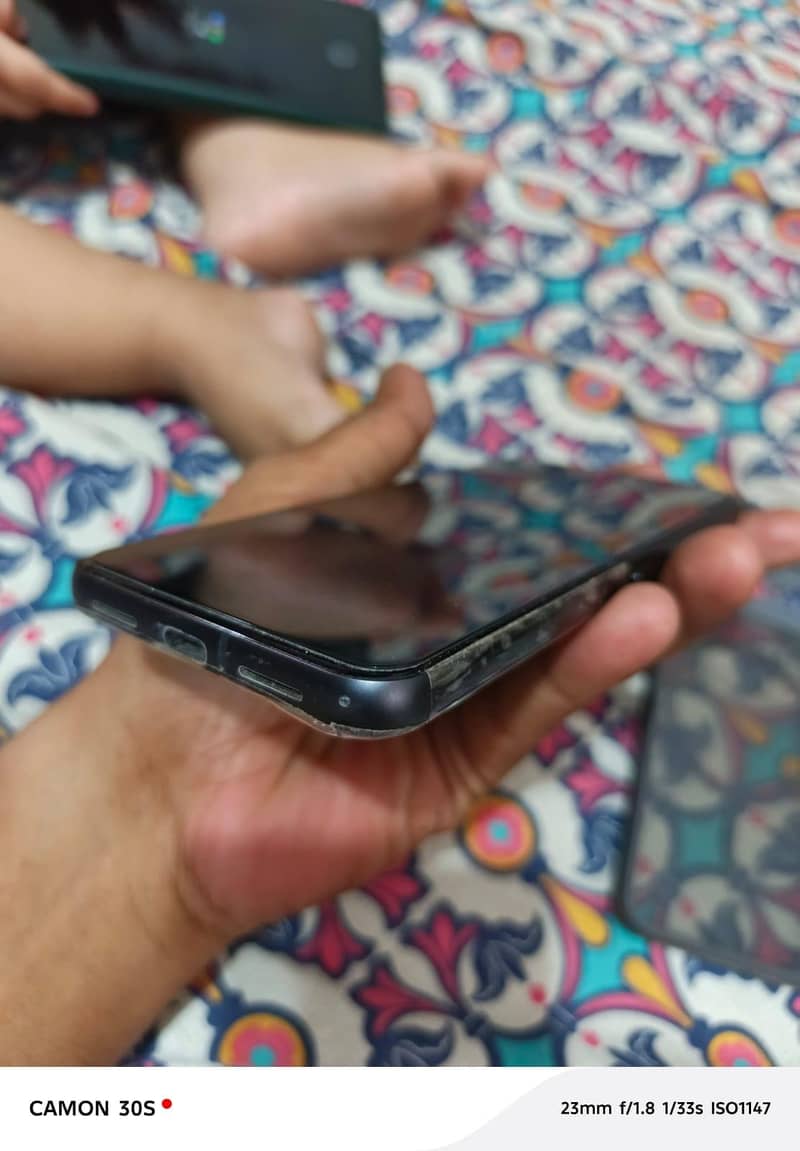 Google Pixel 8 4