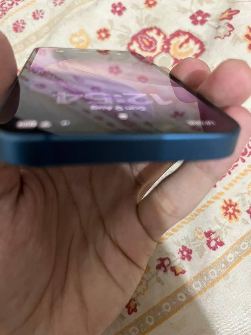 Apple iPhone 13 mini 10