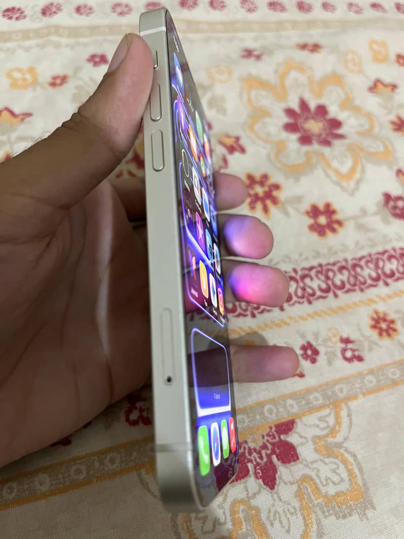 Apple iPhone 13 mini 14
