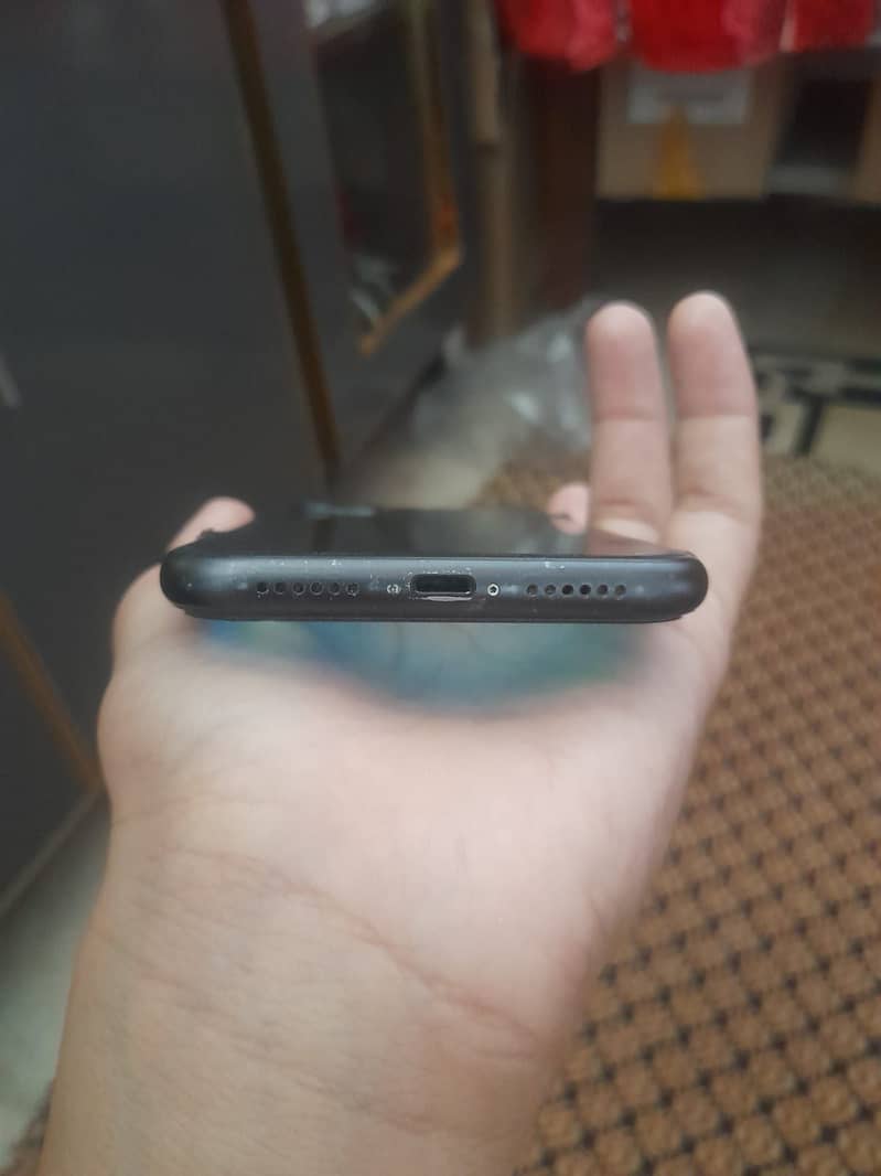 Apple iPhone 11 0
