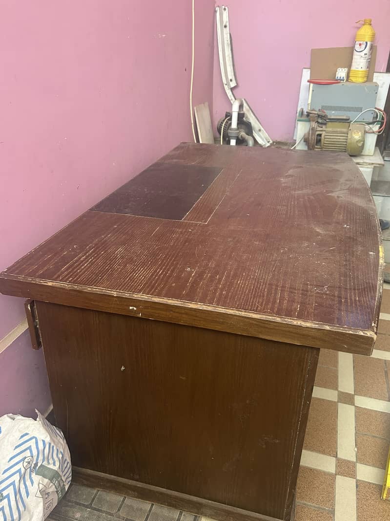 Computer table 3
