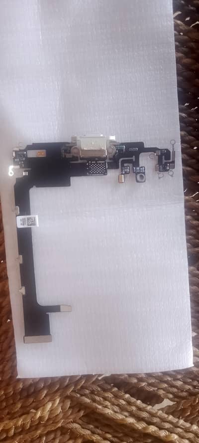 11 pro max charging flex