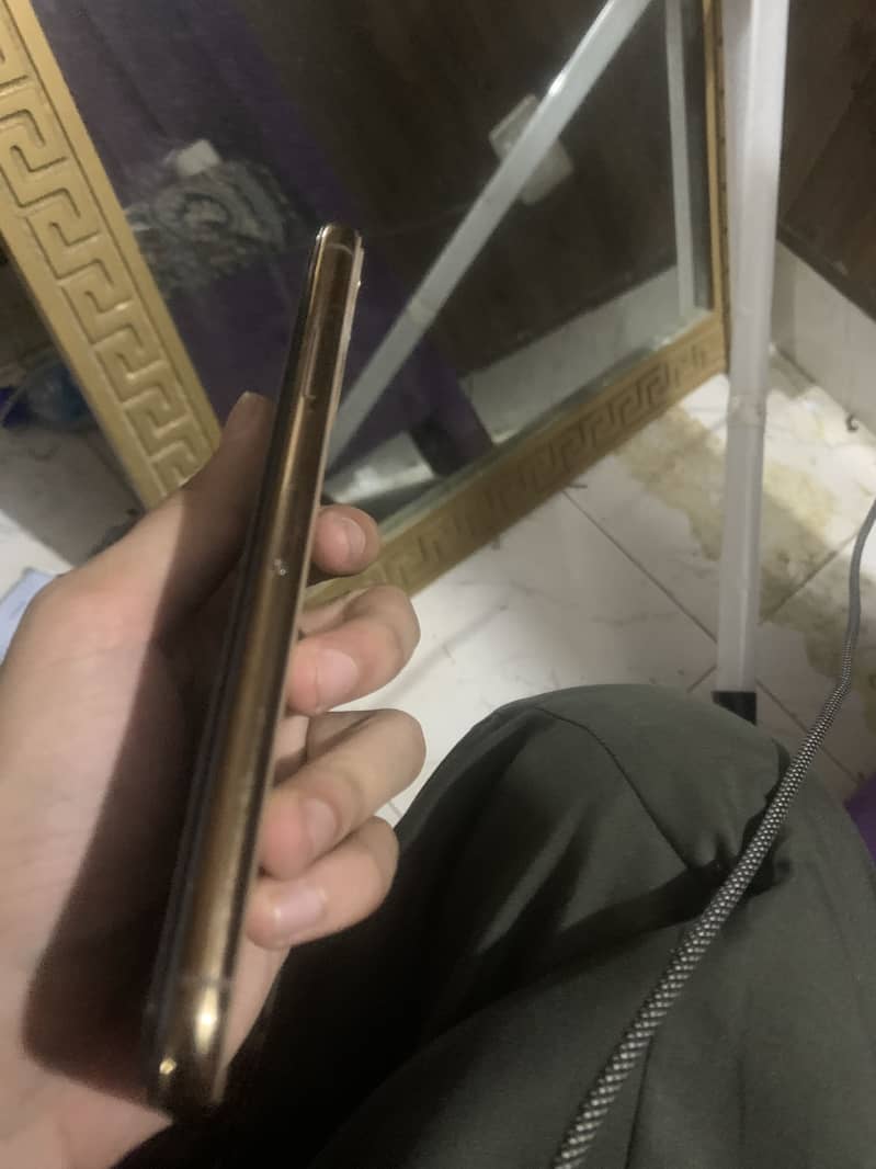 Apple iPhone 11 Pro Max 5
