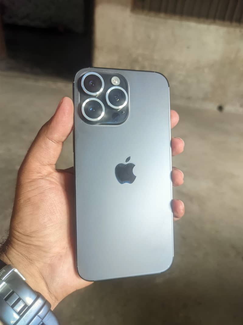 Apple iPhone 14 Pro Max 1
