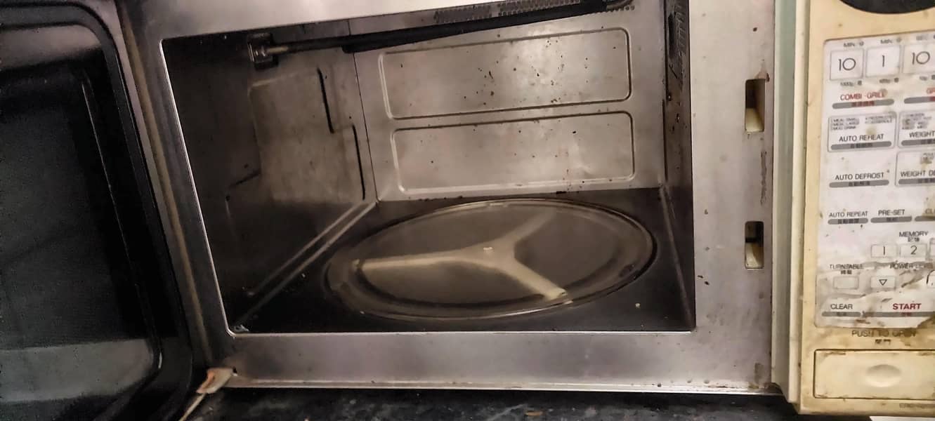 Microwave oven 1