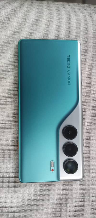 Tecno CAMON 40 Pro contact number 03248096807