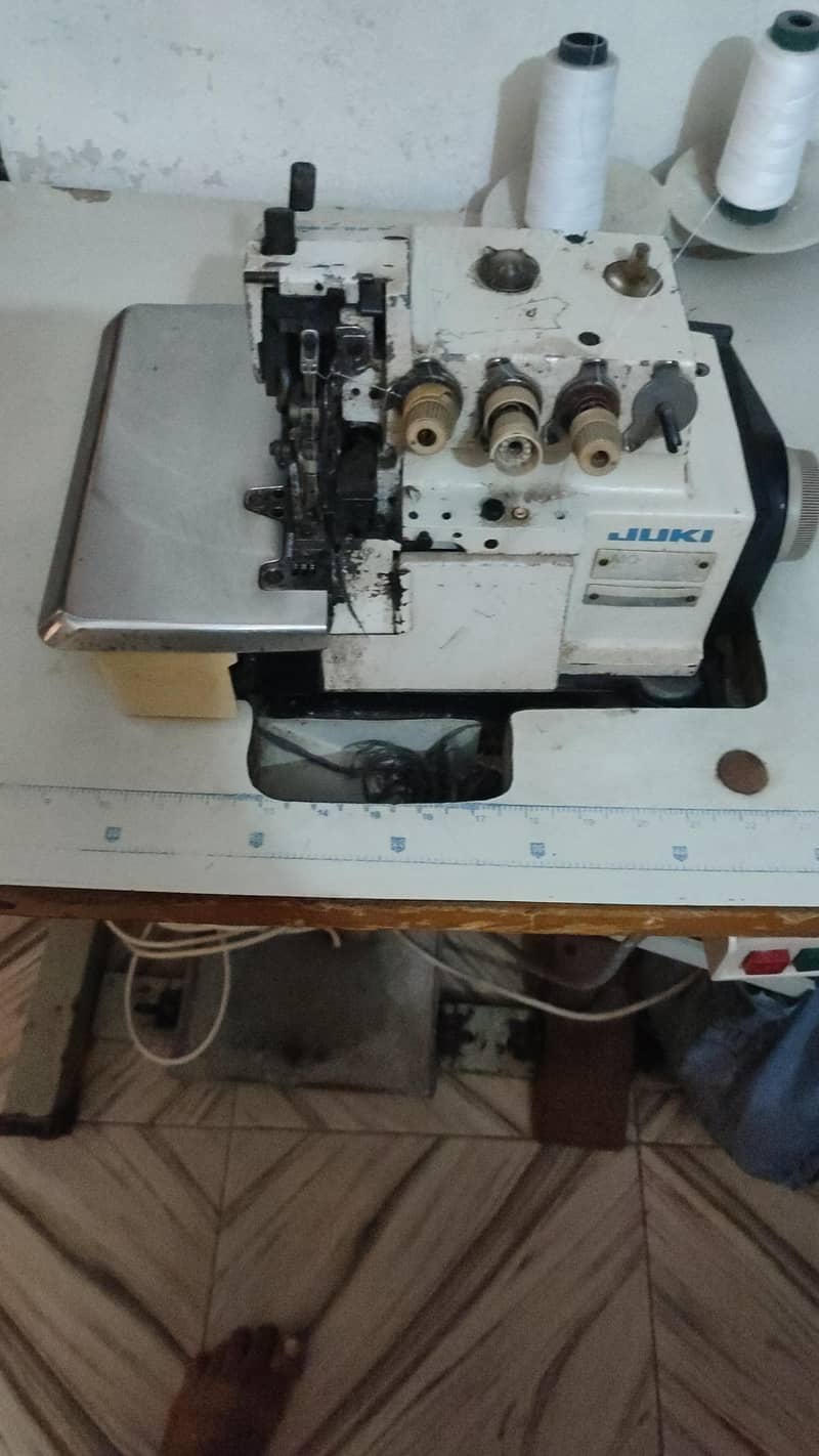 JUKI OVERLOCK MACHINE 0