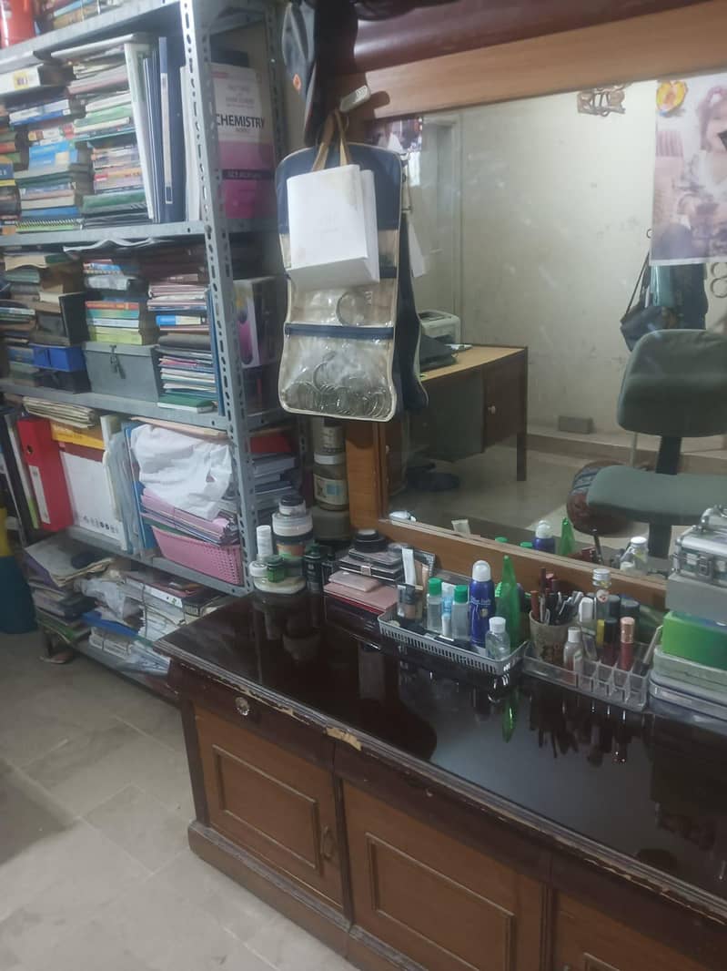 dressing table plus almari 0
