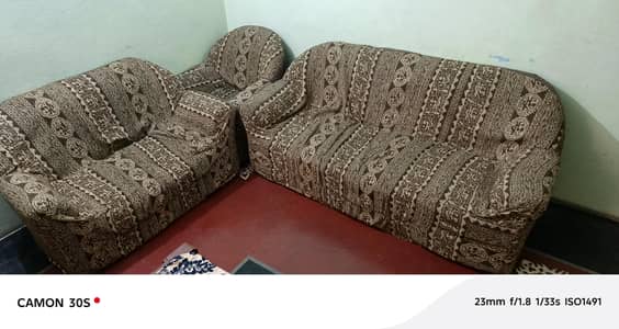 Sofa set 6 seater in good condition