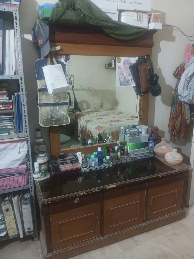 dressing table plus almari 3