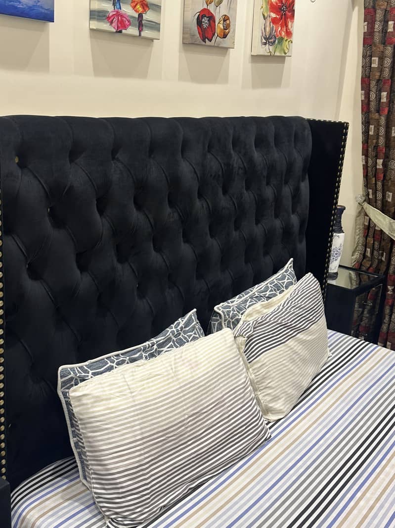 Modern bed set 0