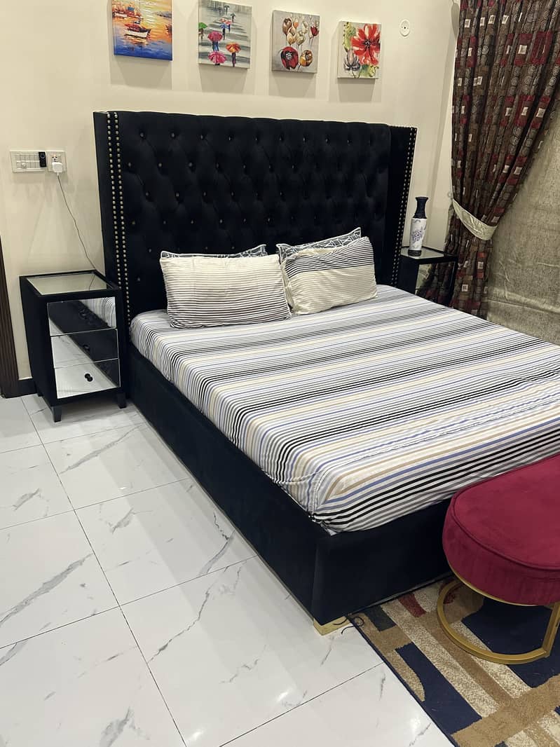 Modern bed set 1