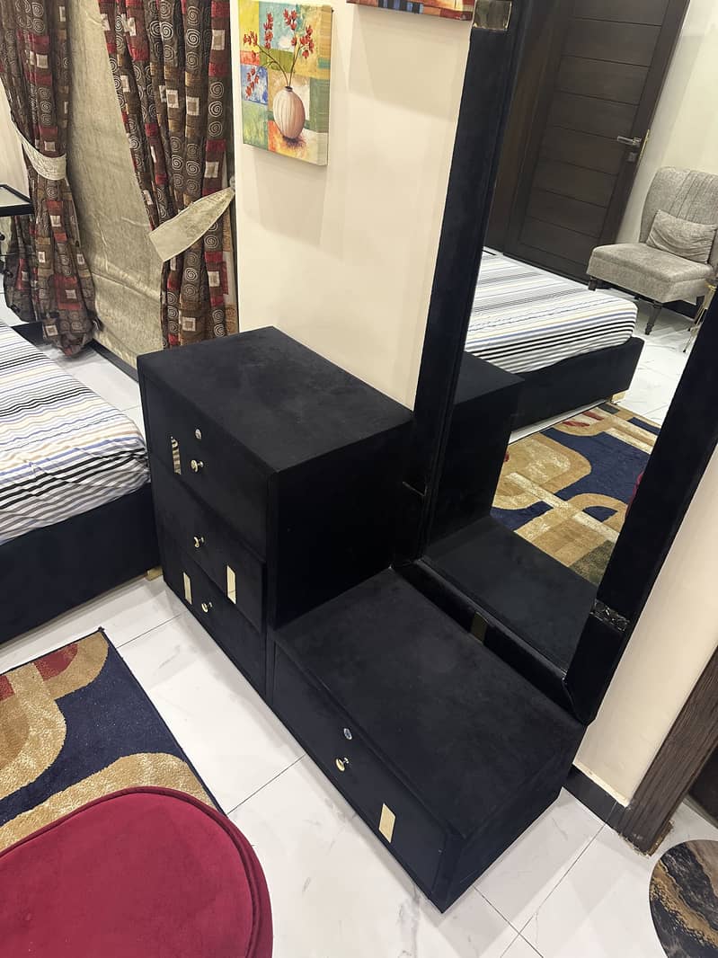 Modern bed set 9