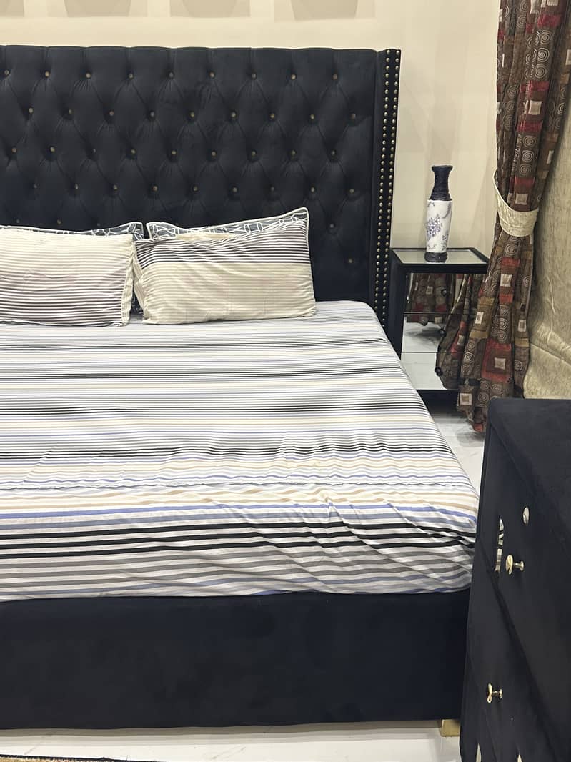Modern bed set 10