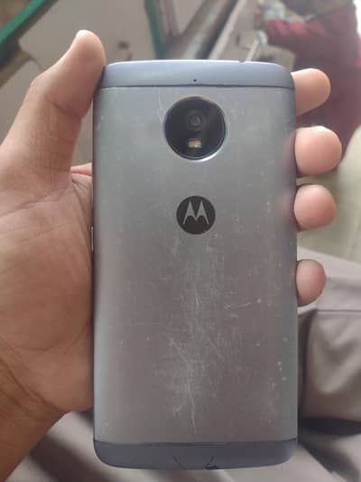 moto E4