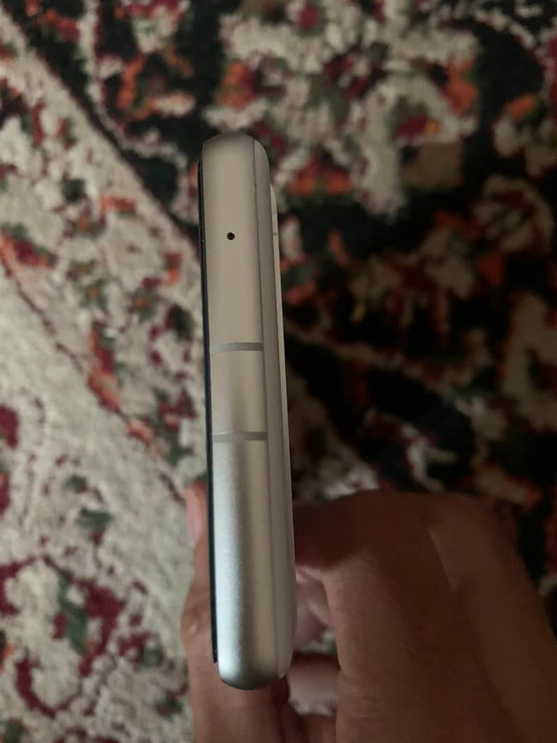 Google Pixel 7a 2