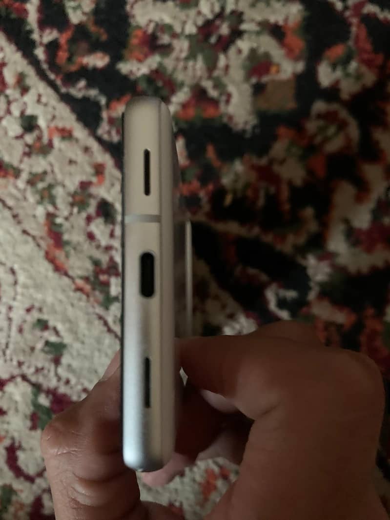 Google Pixel 7a 5