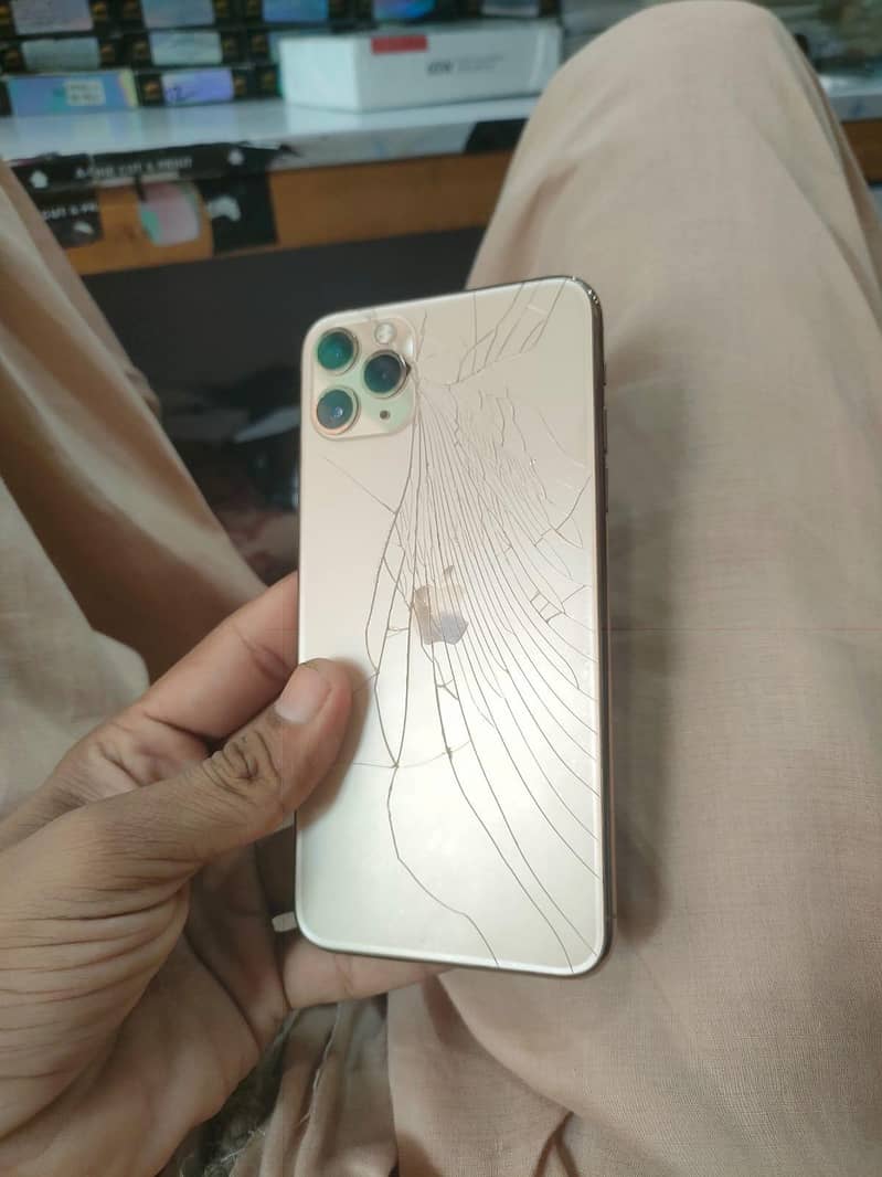Apple iPhone 11 Pro Max 2