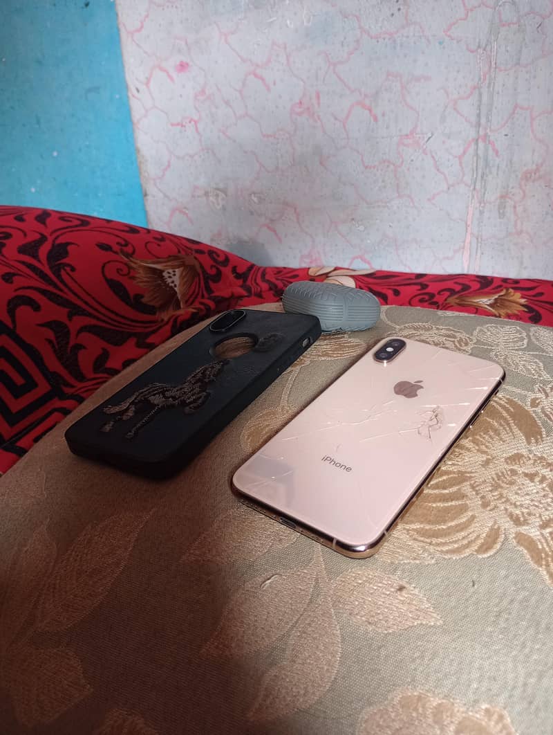 Apple iPhone XS 5