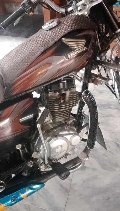 Honda 125 for sale good condition all document clear
