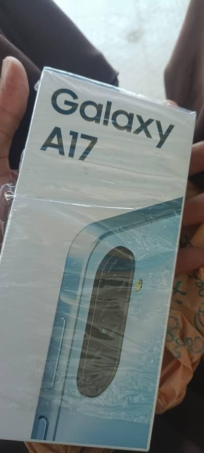 Samsung Galaxy A17. box. pack he 256. GB. . mobail on nahi kiya. . Gift he