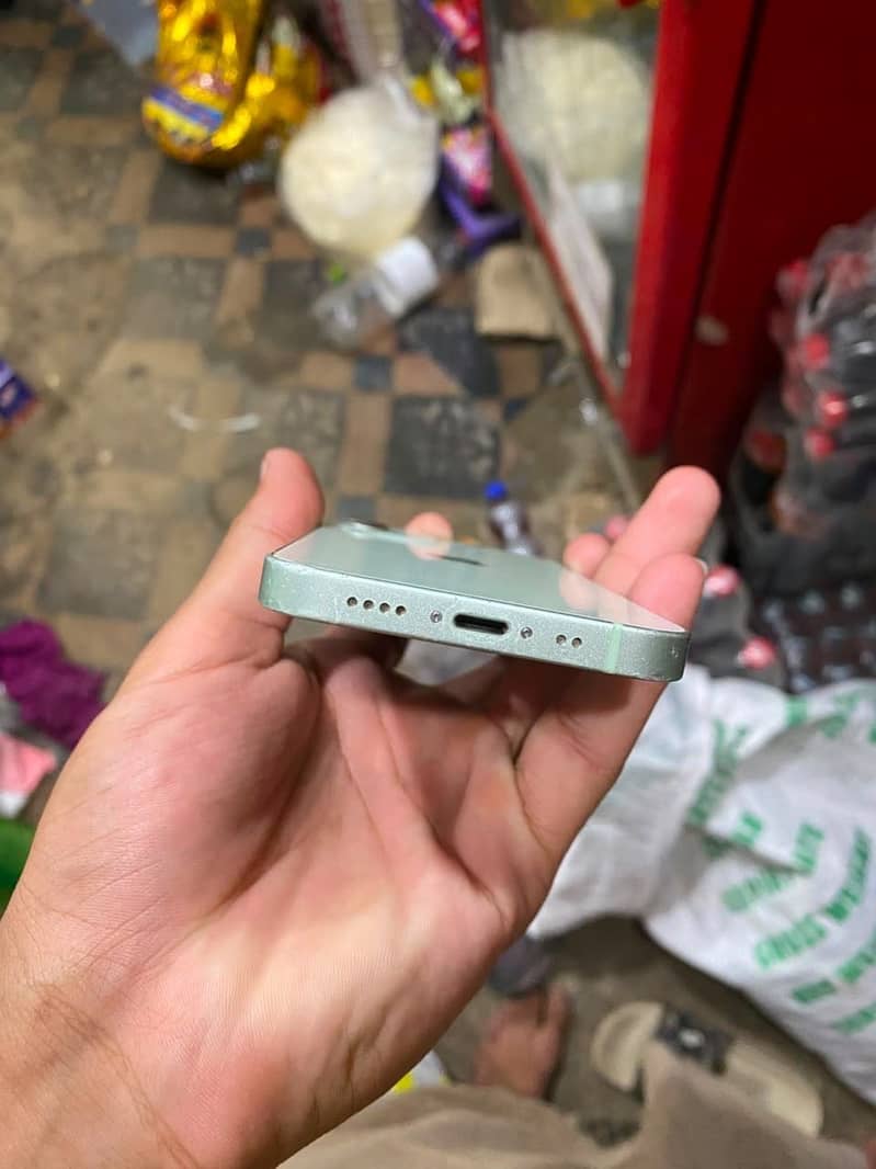 Apple iPhone 12 mini 4