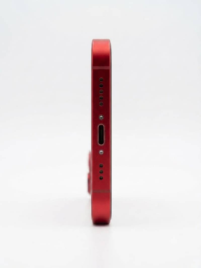 Apple iPhone 13 4