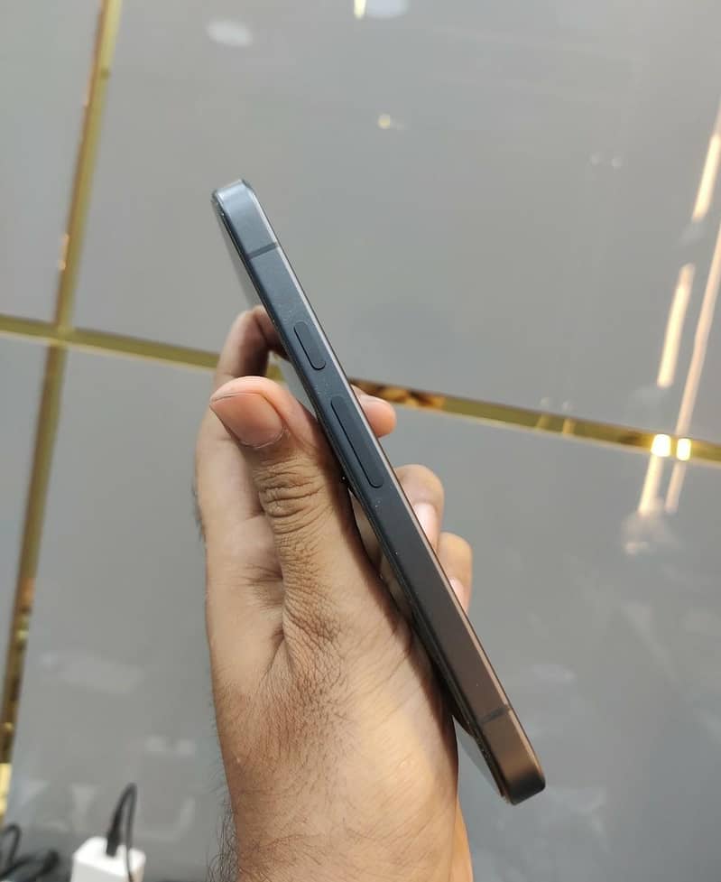 Google Pixel 9a 3