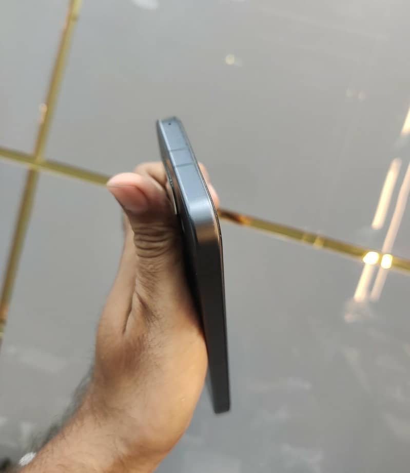 Google Pixel 9a 4