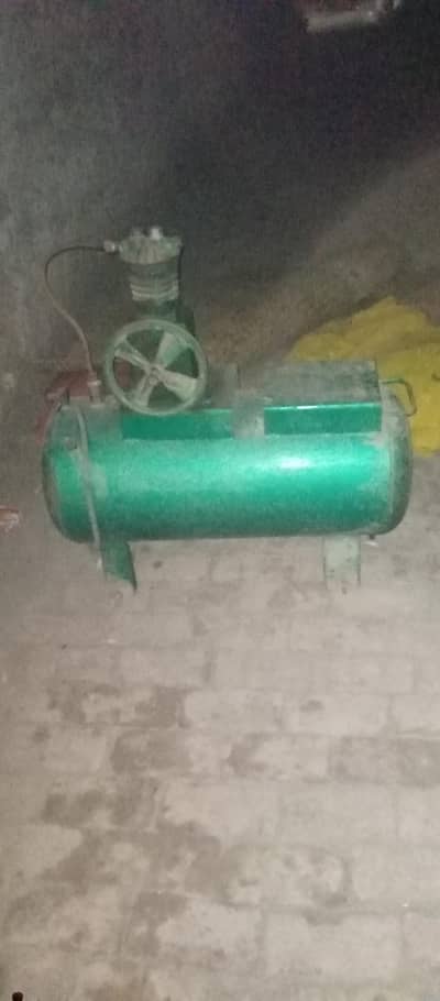 Air Compressor With out motor good condition