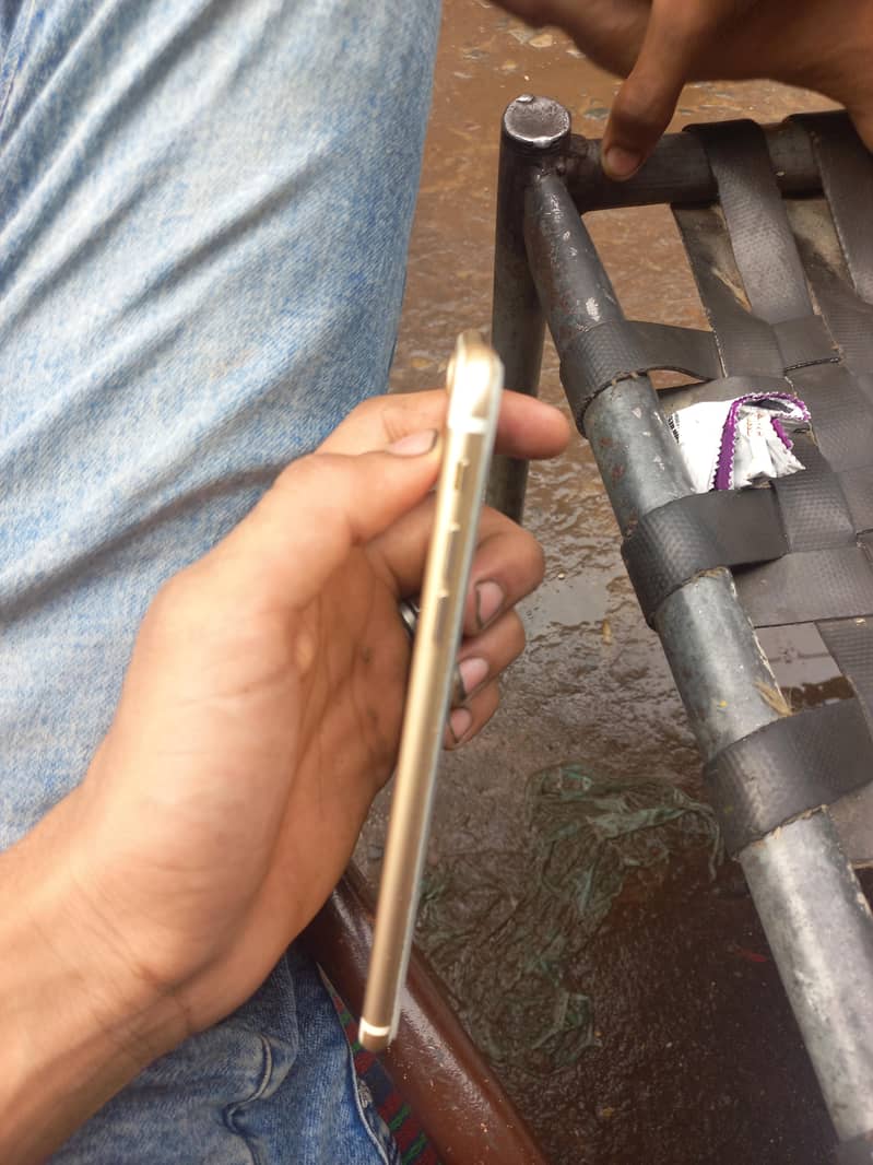 Apple iPhone 7 Plus 2