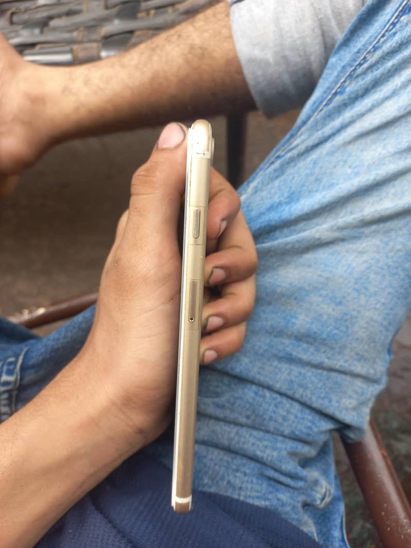 Apple iPhone 7 Plus 3