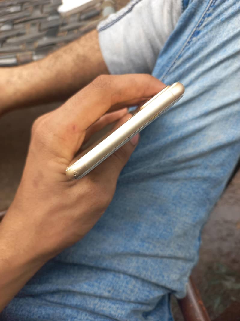 Apple iPhone 7 Plus 5