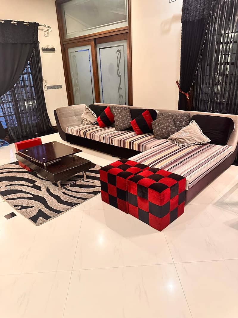 L shaped sofa 0