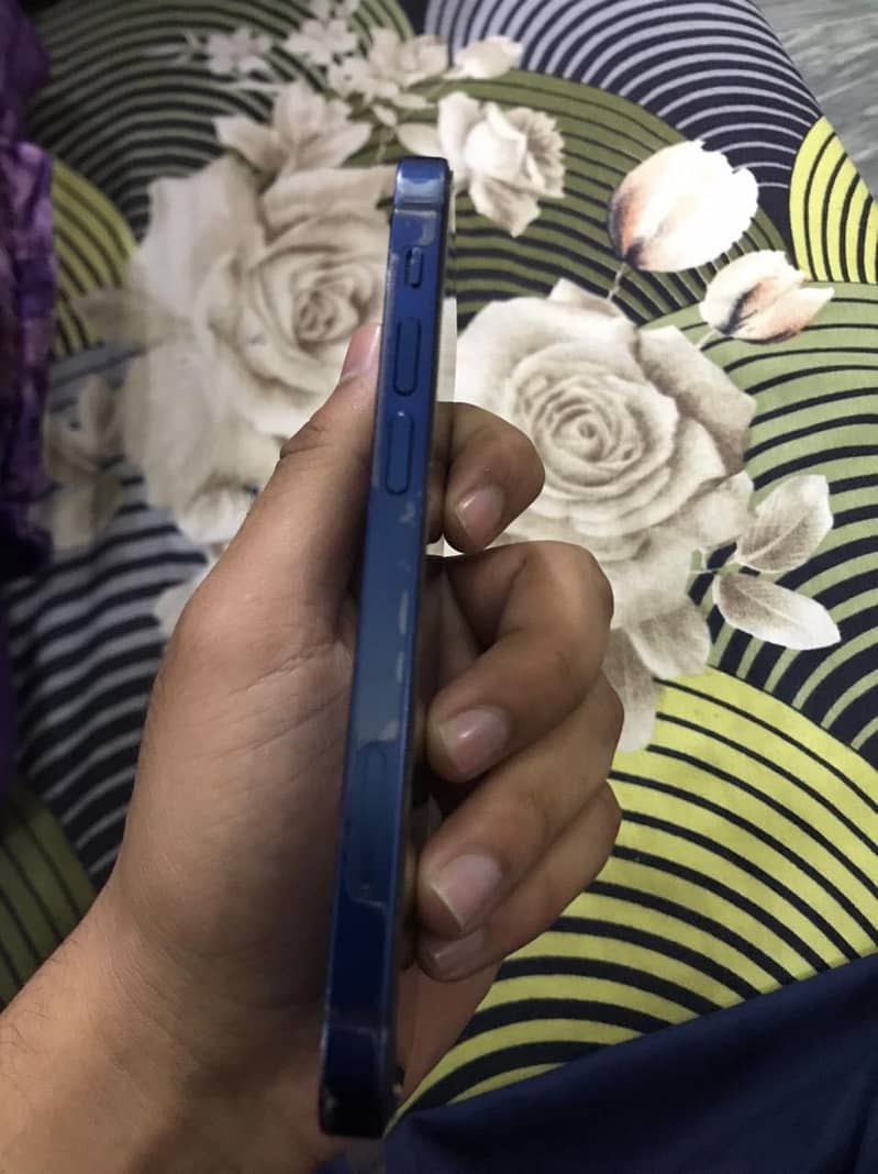 Apple iPhone 12 mini 3