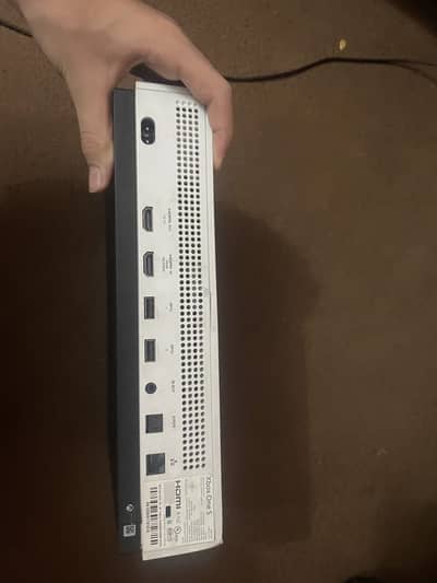 SELLING XBOX S 1TB