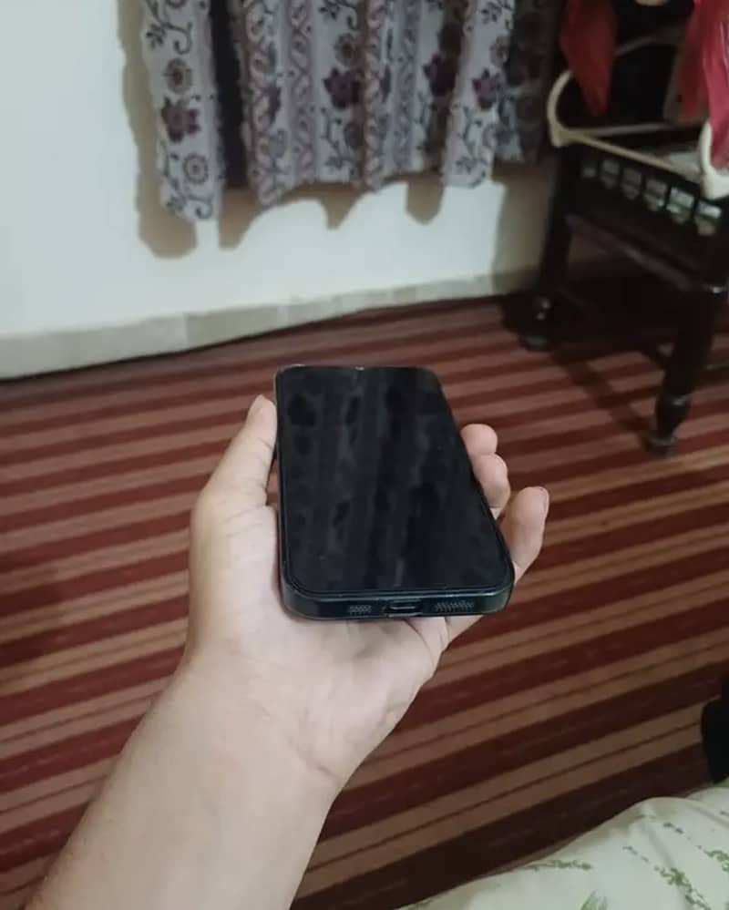 Apple iPhone 13 3