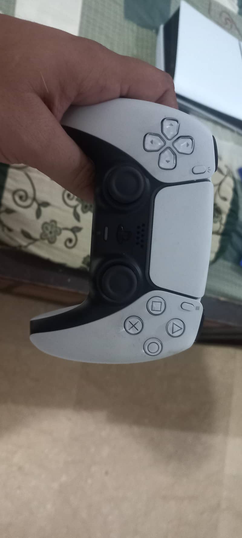 PS5 Slim disc version 4