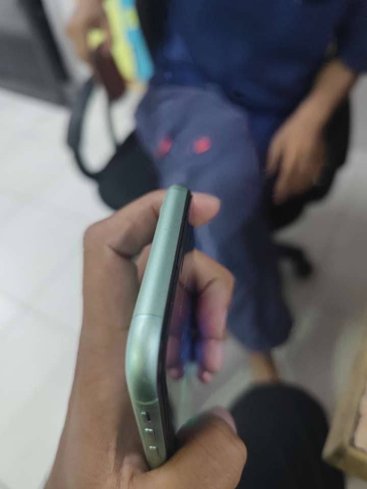 Apple iPhone 11 5