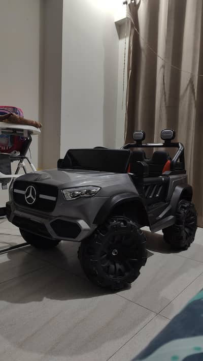 large size kids car, excellent condition. good as new.
