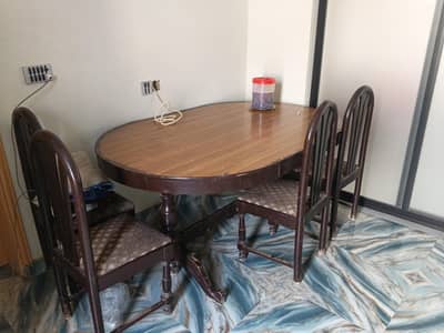 dinning table with 6 chairs