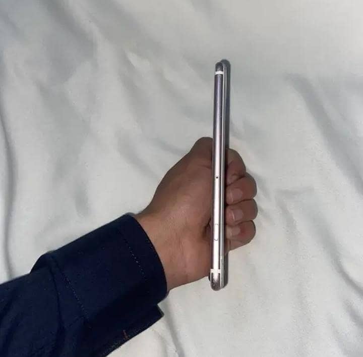 Apple iPhone 7 Plus 2