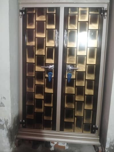 Irwin wardrobe two door only One month used pur iron