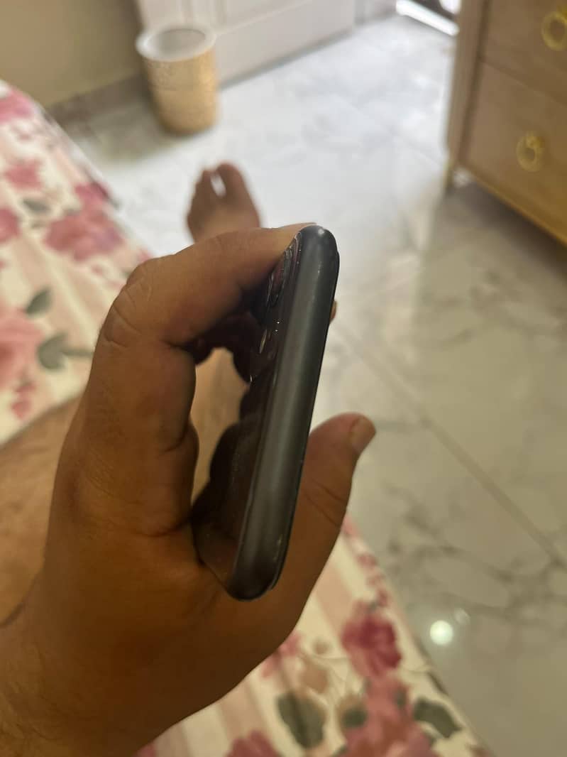 iPhone 11 sim time 1