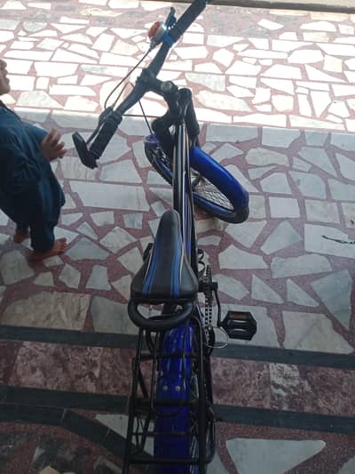 AoA salam cycle fr sell gar me wesy para hai is ley bejna hai
