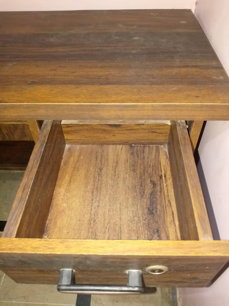 computer table 2