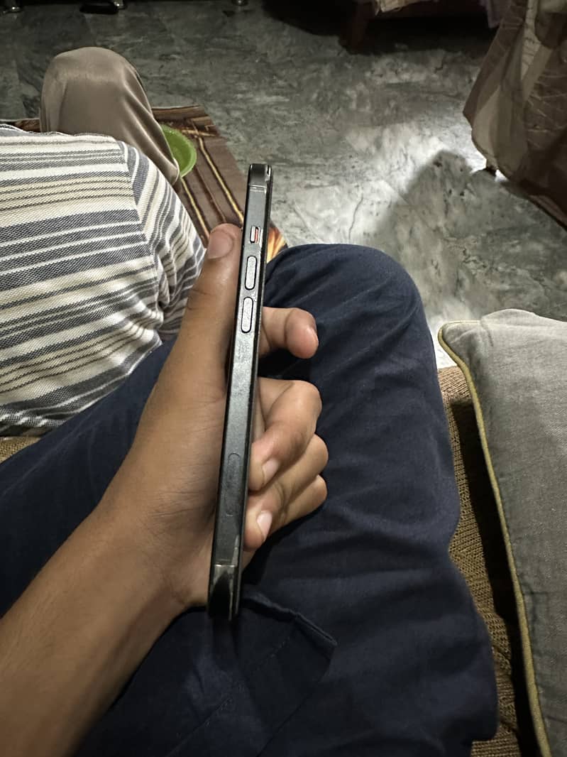 Apple iPhone 15 2