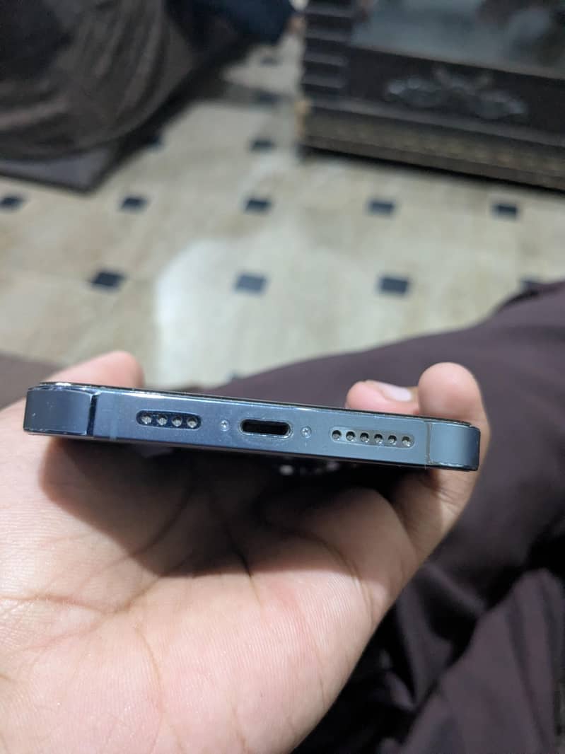 Apple iPhone 13 Pro Max 2
