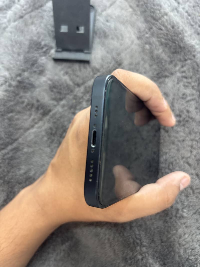 Apple iPhone 14 3