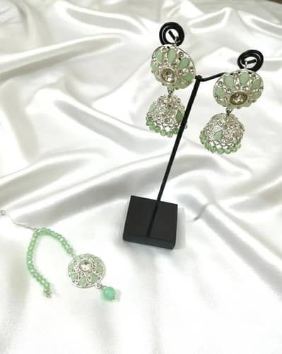 woman Green Beadad choker sets for wedding